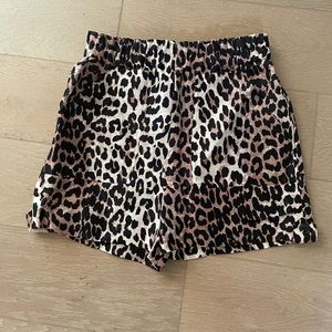 NWOT Ganni Animal Print Shorts Silk/Linen Blend